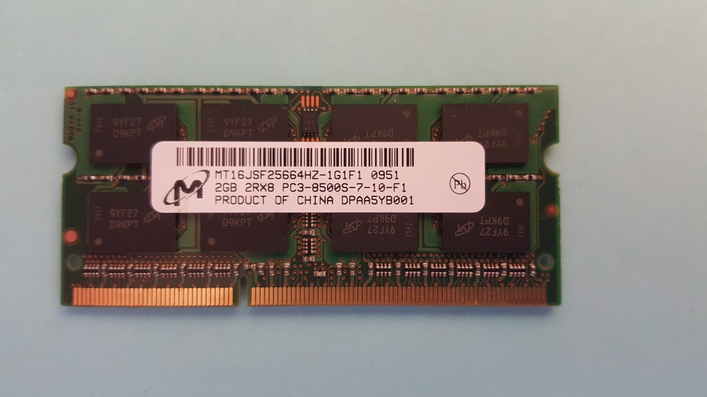Barrette Mémoire RAM Micron 2Go PC3-8500S (2RX8) Pour PC Portable - MT16JSF25664HZ-1G1F1